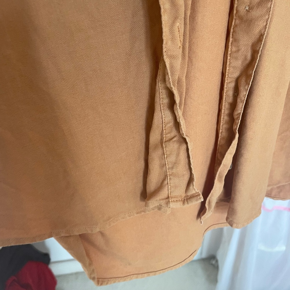 Universal Thread gold/tan Button-Up Shirt. Size XL GUC